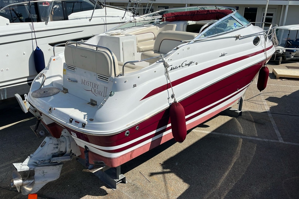 2001 Chris Craft 248 Express Cruiser Volvo Penta Gi 5.0 V8