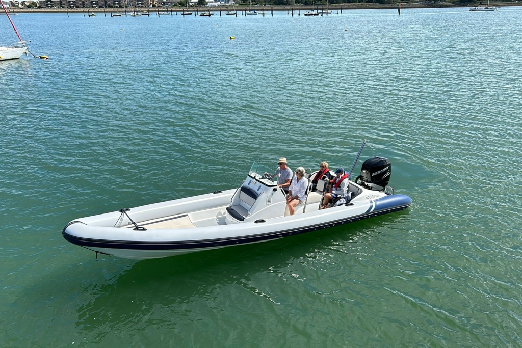 1996 SCORPION 8.1M WITH MERCURY VERADO 350HP _4.jpg