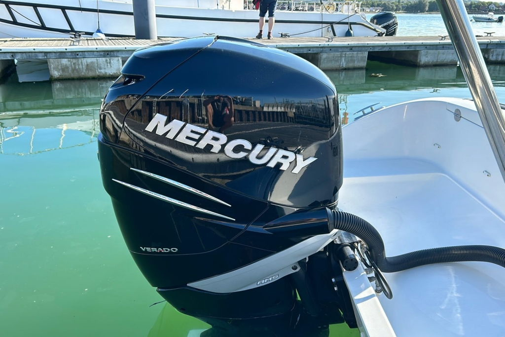 2004 Scorpion 8.1m Mercury Verado 350hp L6